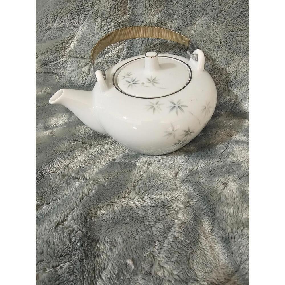 Noritake China Japan Tea Pot White with Sliver 3.5" Tall Midori Handle & Lid
